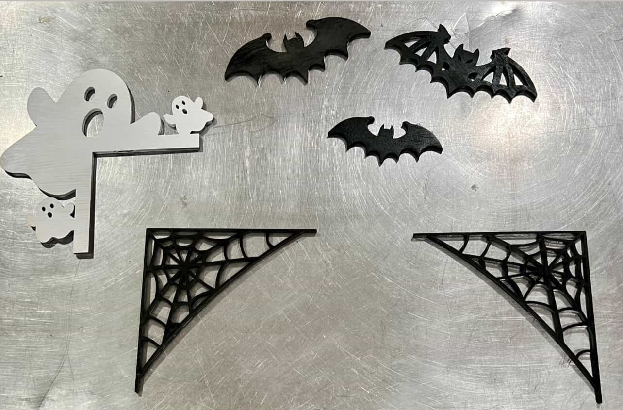 Spooky Wooden Door Decor